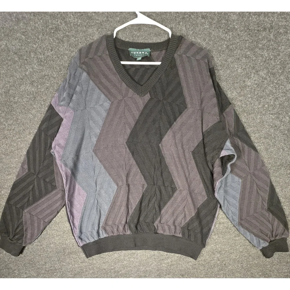 TUNDRA CANADA 90s V-Neck Multicolor Geometric Pattern Sweater Men's Coogi